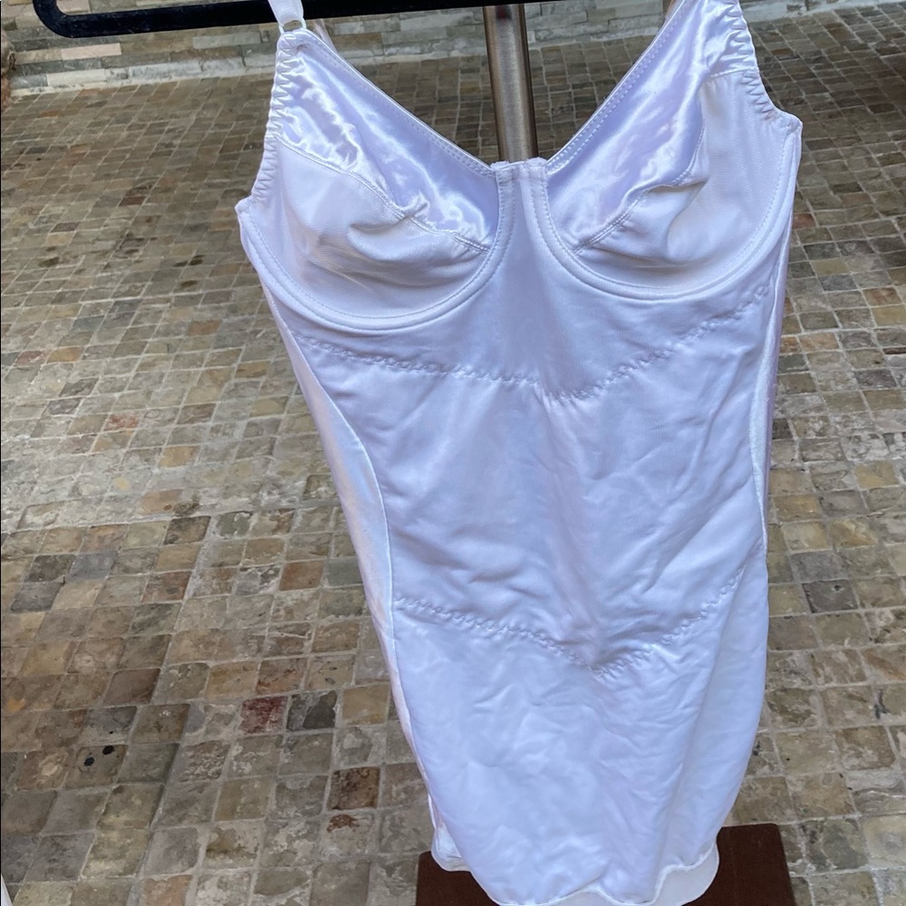 Body shaper slip / shapewear - Picture 1 of 4
